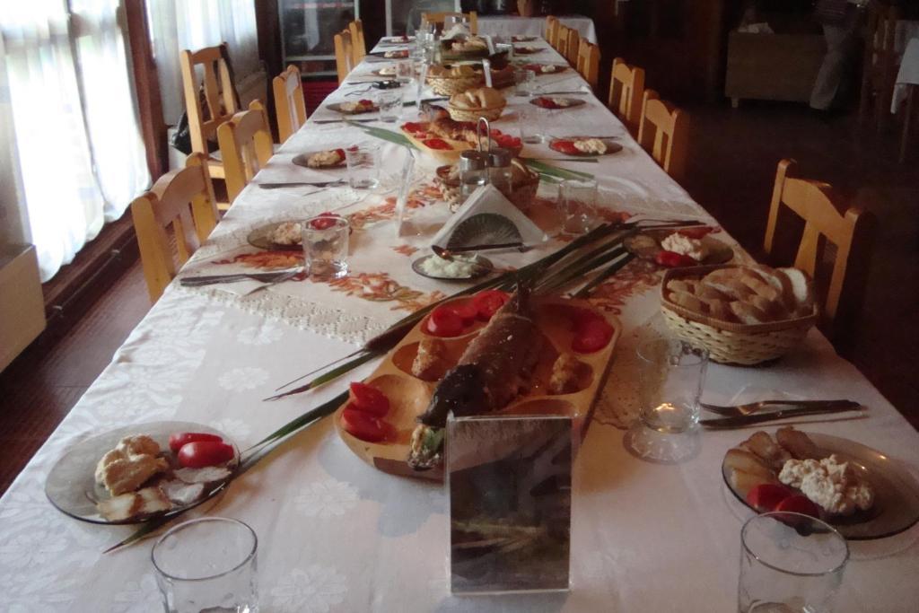 Casa Dintre Salcii Hotel Uzlina Kültér fotó