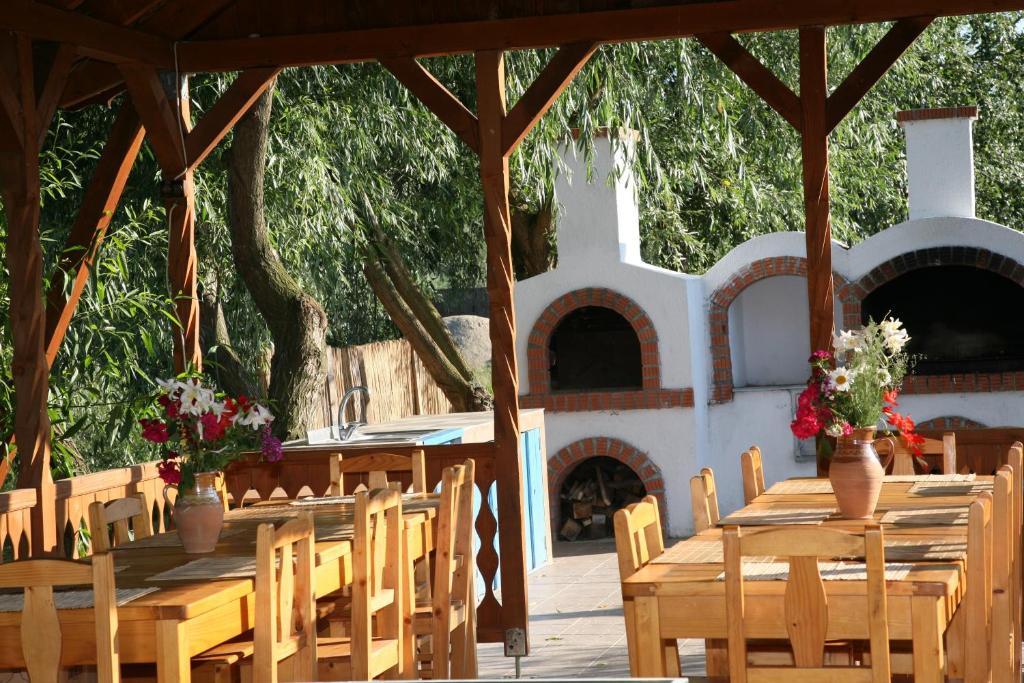 Casa Dintre Salcii Hotel Uzlina Kültér fotó